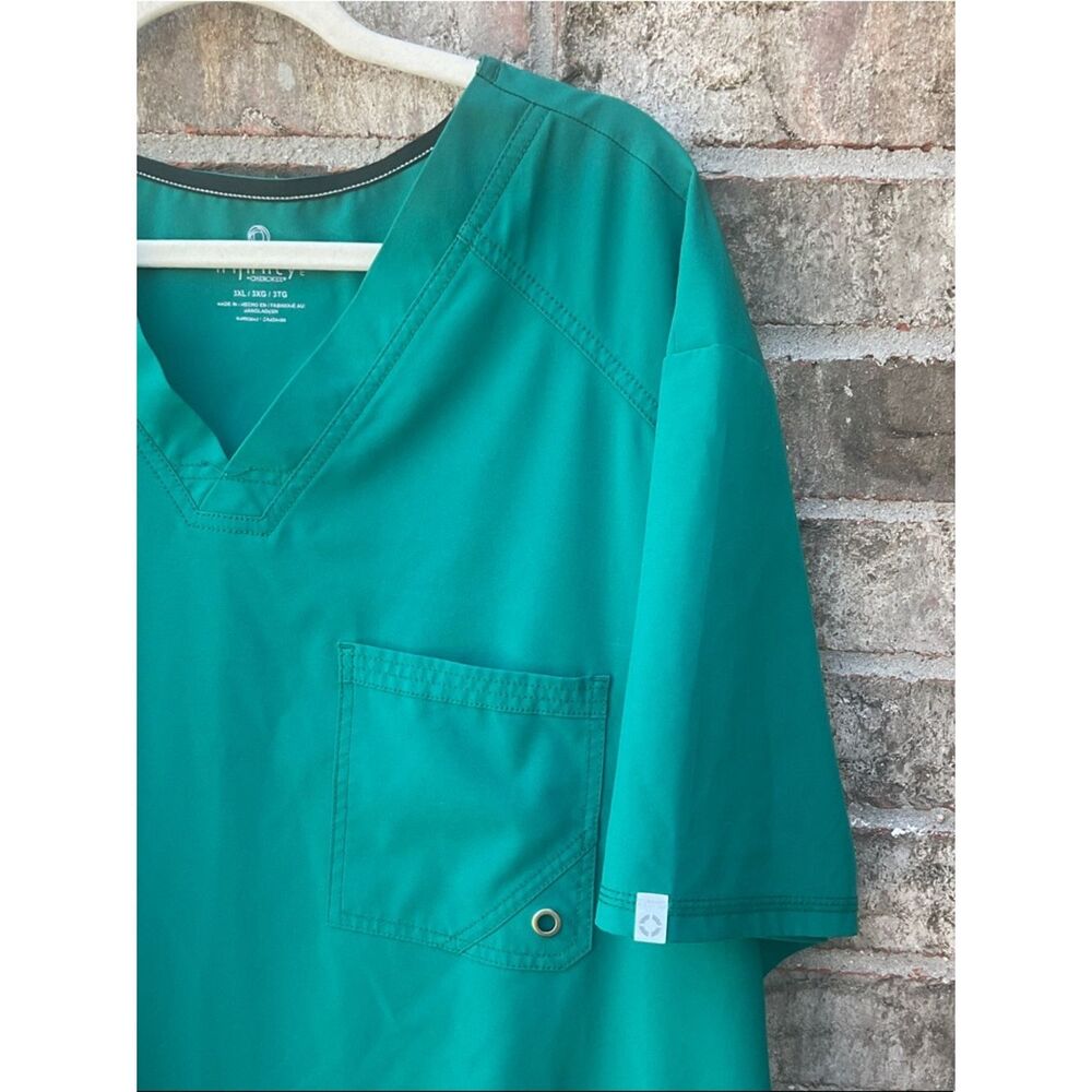 Take 50% OFF/ Infinity Men's Teal V-Neck Scrub Top - Teal, Size-3XL - Picture 5 of 12